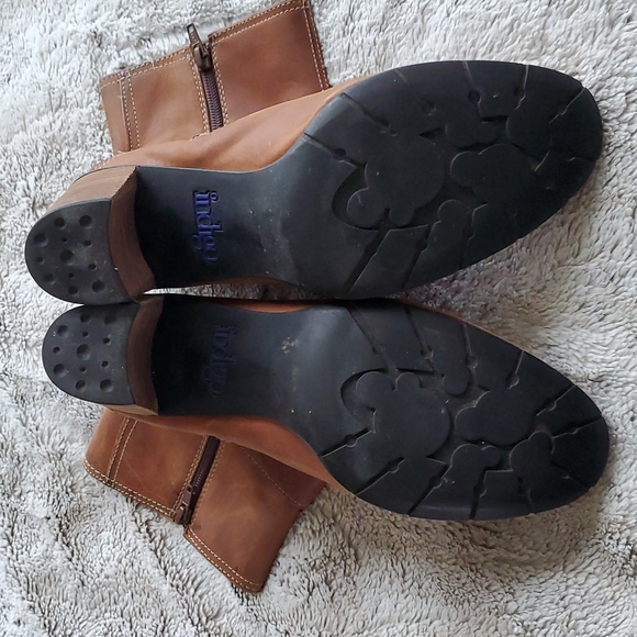 Clarks Indigo Rd. Brown Leather Mid Calf Heeled Heavier Weight Boots Size 11 - Picture 6 of 6